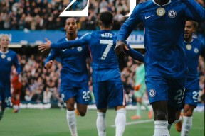 包含今晨中超焦点战，切尔西战术微调，媒体盛赞，更衣室氛围转暖的词条